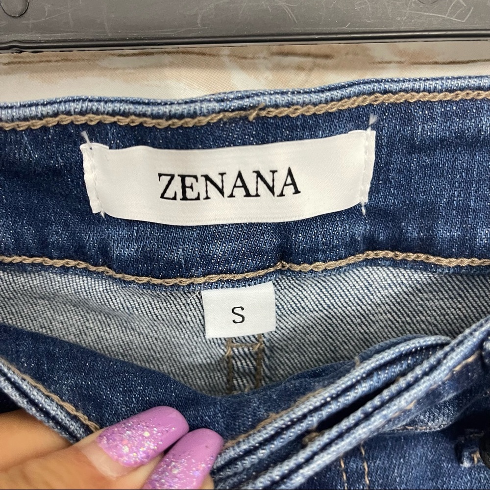 NWT Zenana Medium Wash Denim High Rise Raw Hem Shorts - Picture 5 of 8